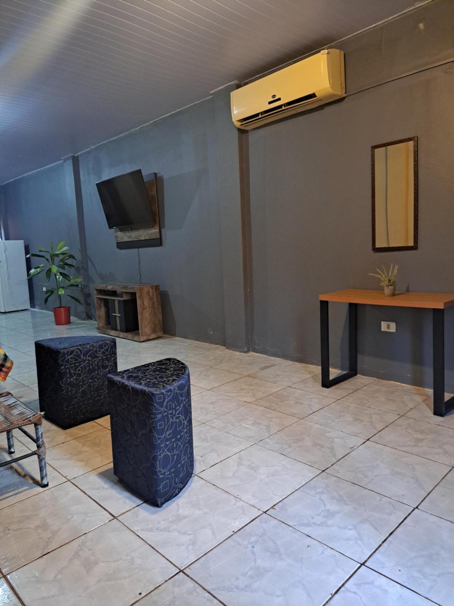 Hummingbird Hostel Ciudad del Este Buitenkant foto