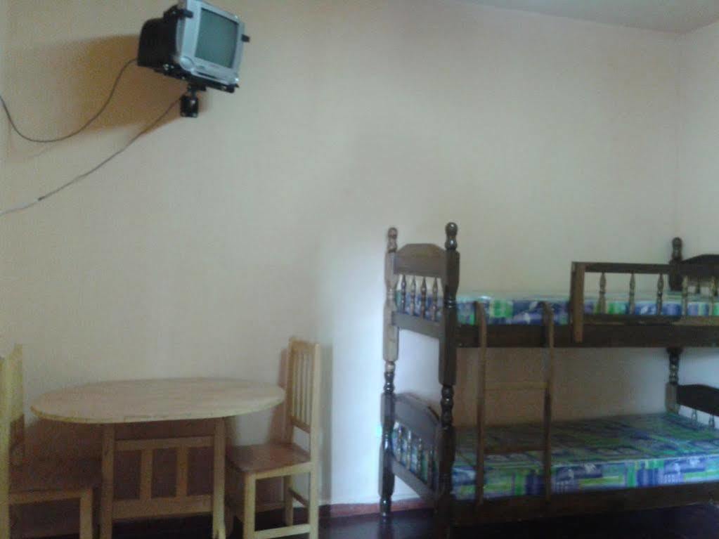 Hummingbird Hostel Ciudad del Este Buitenkant foto